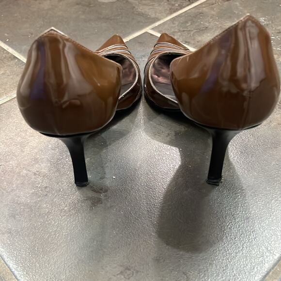 Giorgio Armani Brown Patent Leather D’Orsay Pumps Size 38.5 - Picture 4 of 11